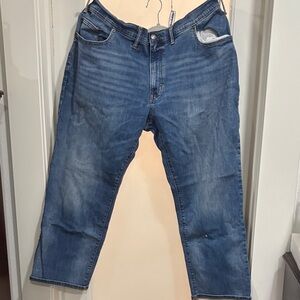 Arizona Jean Company Men's Faded Blue Relaxed Jeans